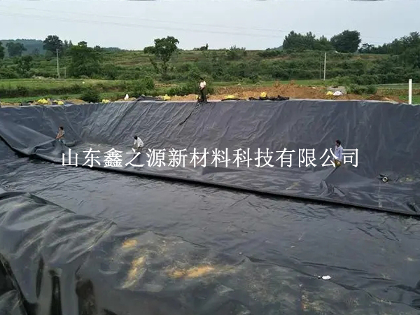 根據(jù)經驗完善處理好魚塘防滲膜接縫處理