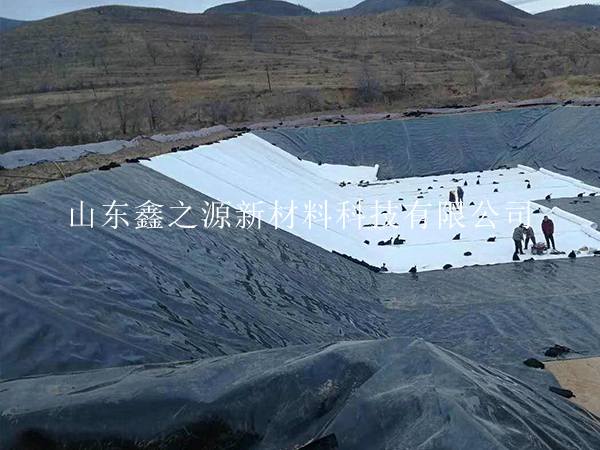 采用怎樣的技術(shù)讓蓄水池防滲膜鋪設(shè)順利進行？